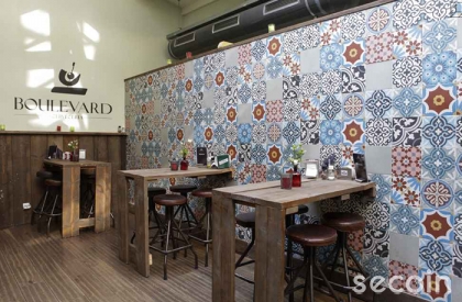 Patchwork đa màu sặc sỡ trang trí nhà hàng